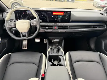 Car image 26