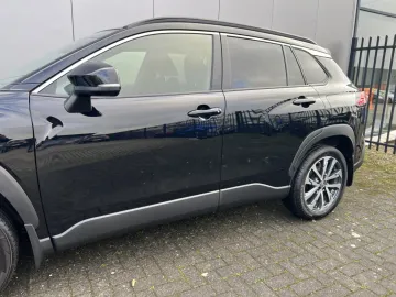 Car image 25