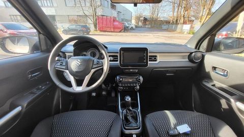 Car image 7