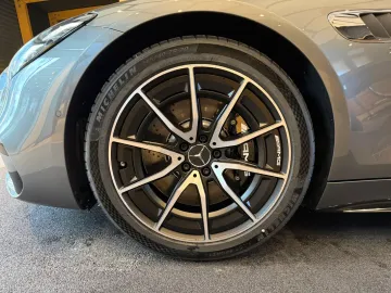Car image 28