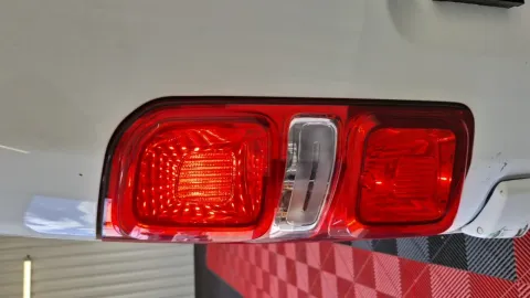 Car image 24