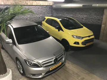 Car image 21