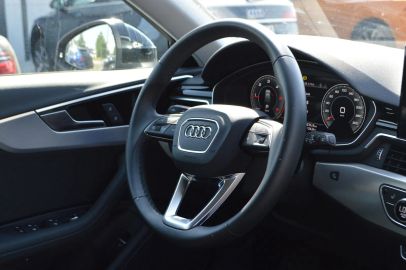 Car image 30