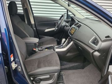 Car image 11