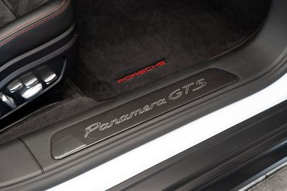 Car image 37