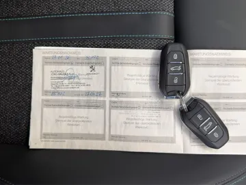 Car image 26