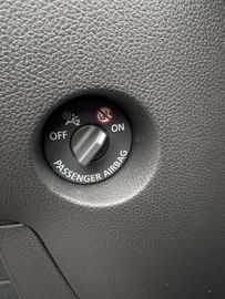 Car image 37