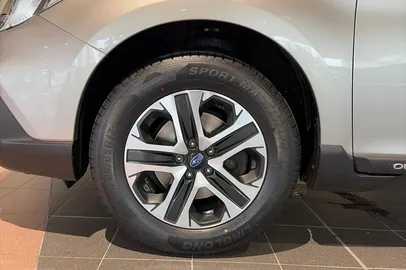 Car image 26