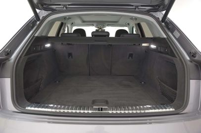 Car image 36