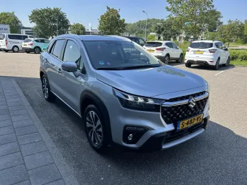 Car image 2