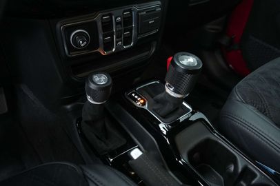 Car image 35