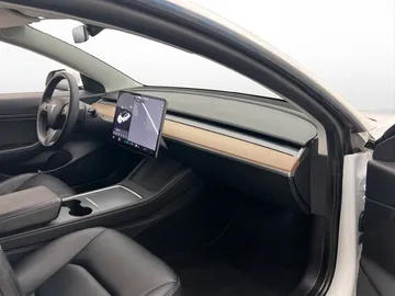 Car image 35