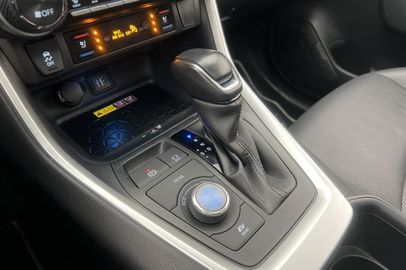 Car image 26