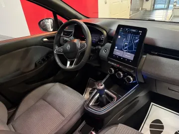 Car image 18