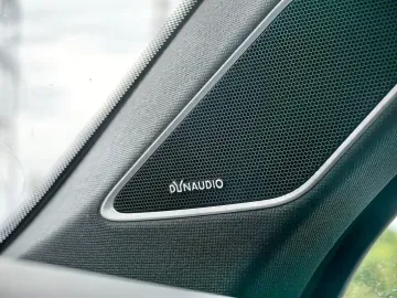 Car image 33