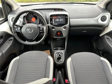 Car image 8