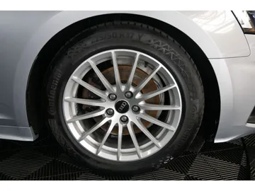 Car image 27