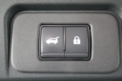Car image 38