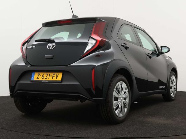 Toyota Aygo X 1.0 VVT-i 53 kW image number 2