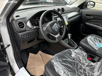 Car image 10