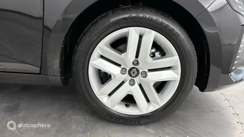 Car image 20