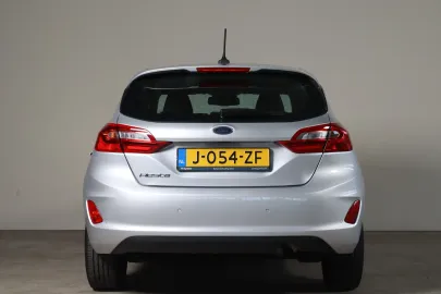 Car image 27