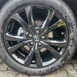 Car image 12