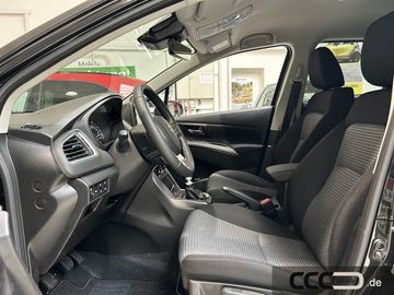 Car image 13