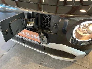Car image 28