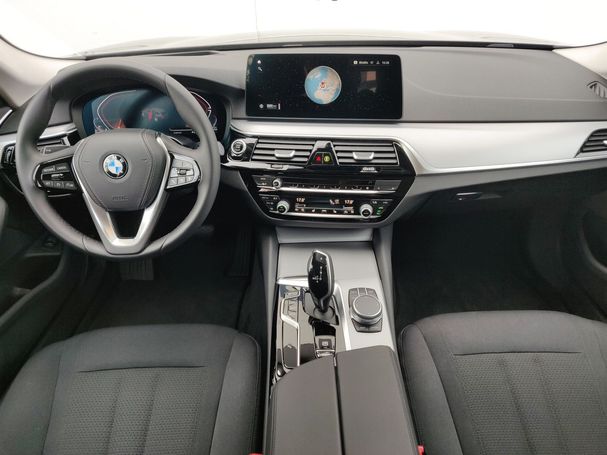 BMW 520d Touring 140 kW image number 10