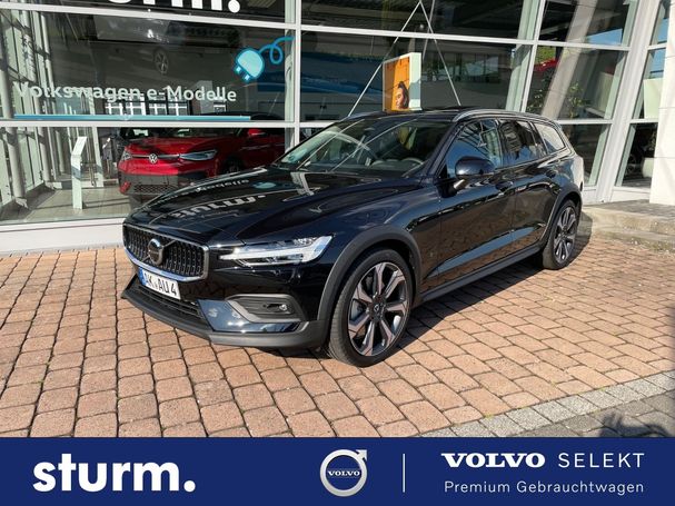 Volvo V60 Cross Country AWD B5 184 kW image number 1