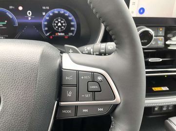 Car image 30