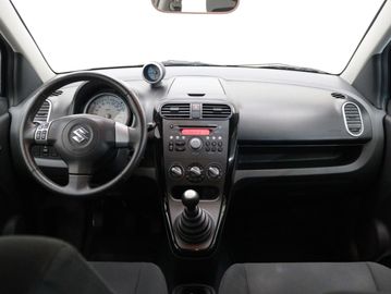 Car image 19