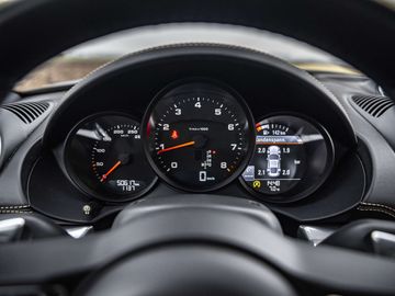 Car image 26