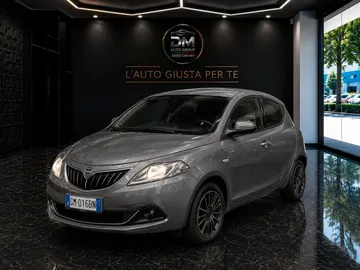 Car image 1