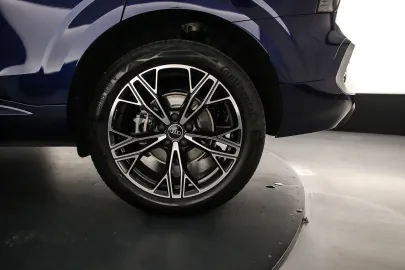 Car image 37