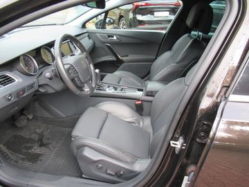 Car image 10