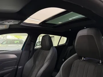 Car image 35