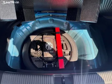 Car image 34