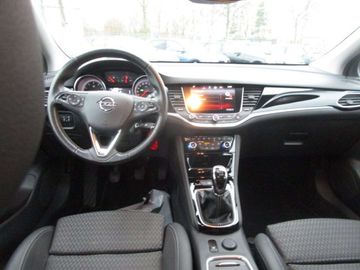 Car image 12