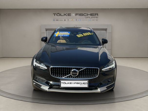 Volvo V90 Cross Country AWD B4 145 kW image number 3