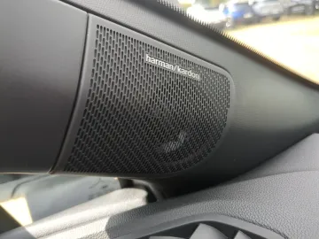 Car image 34