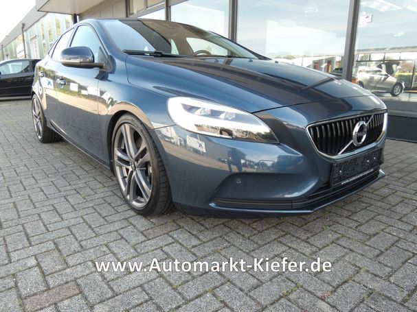 Volvo V40 D3 Geartronic Momentum 110 kW image number 2