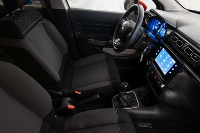 Car image 15