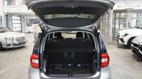 Car image 35