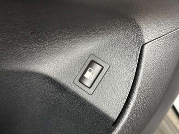 Car image 41