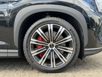 Car image 33