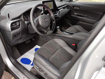 Car image 12