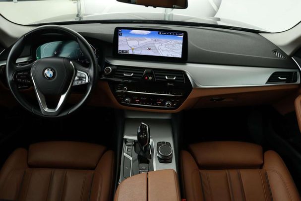 BMW 520i Touring 135 kW image number 7