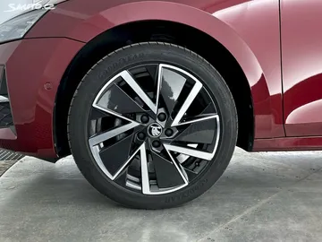 Car image 33